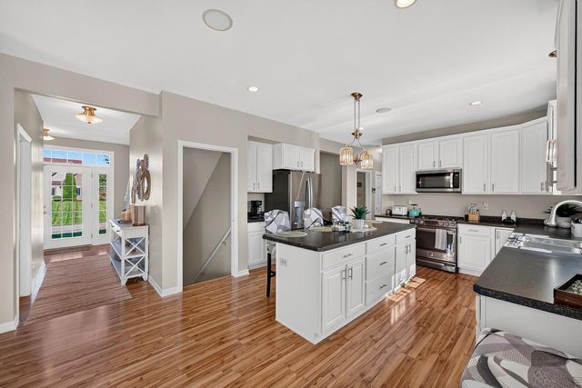 5780 Stefanie WAY, Caledonia, WI 53108