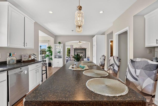 5780 Stefanie WAY, Caledonia, WI 53108