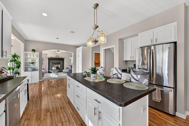 5780 Stefanie WAY, Caledonia, WI 53108
