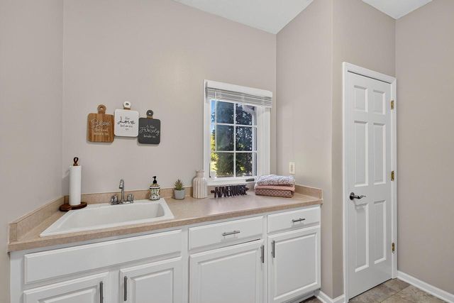 5780 Stefanie WAY, Caledonia, WI 53108