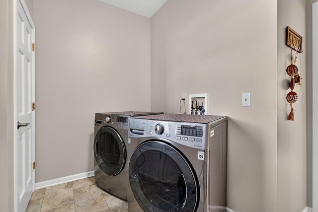 5780 Stefanie WAY, Caledonia, WI 53108