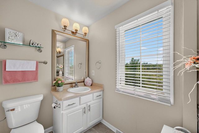 5780 Stefanie WAY, Caledonia, WI 53108