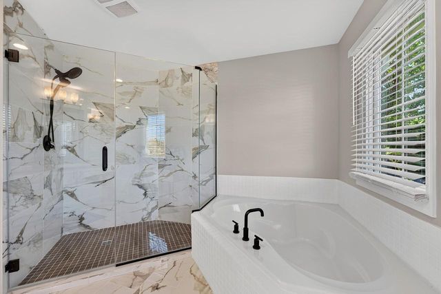 5780 Stefanie WAY, Caledonia, WI 53108