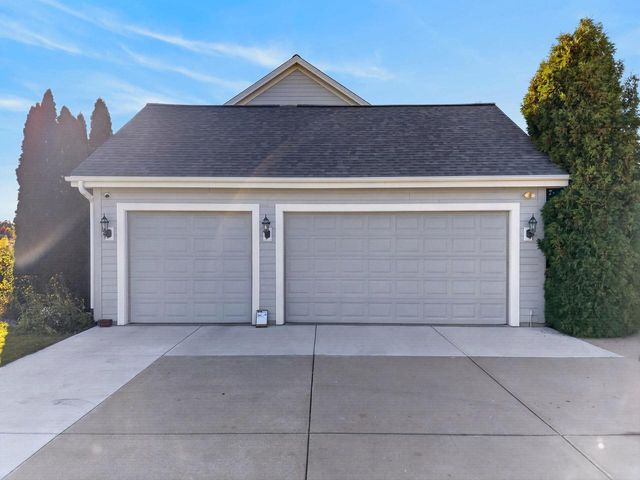 5780 Stefanie WAY, Caledonia, WI 53108