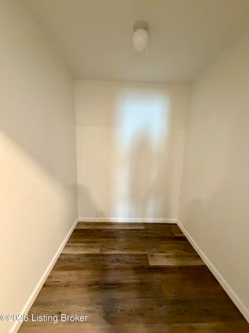 666 Curry Ct, Louisville, KY 40211