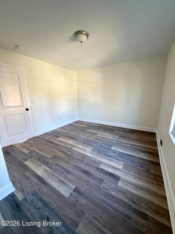 666 Curry Ct, Louisville, KY 40211