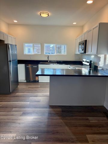 666 Curry Ct, Louisville, KY 40211