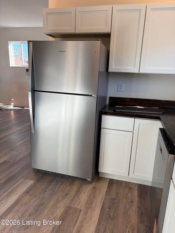 666 Curry Ct, Louisville, KY 40211