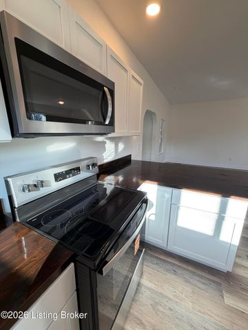 666 Curry Ct, Louisville, KY 40211