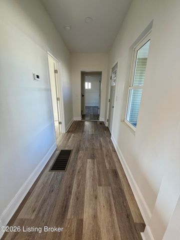 666 Curry Ct, Louisville, KY 40211