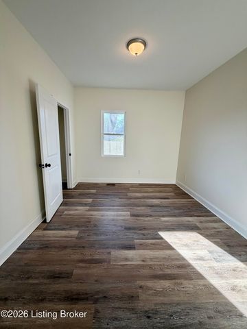 666 Curry Ct, Louisville, KY 40211