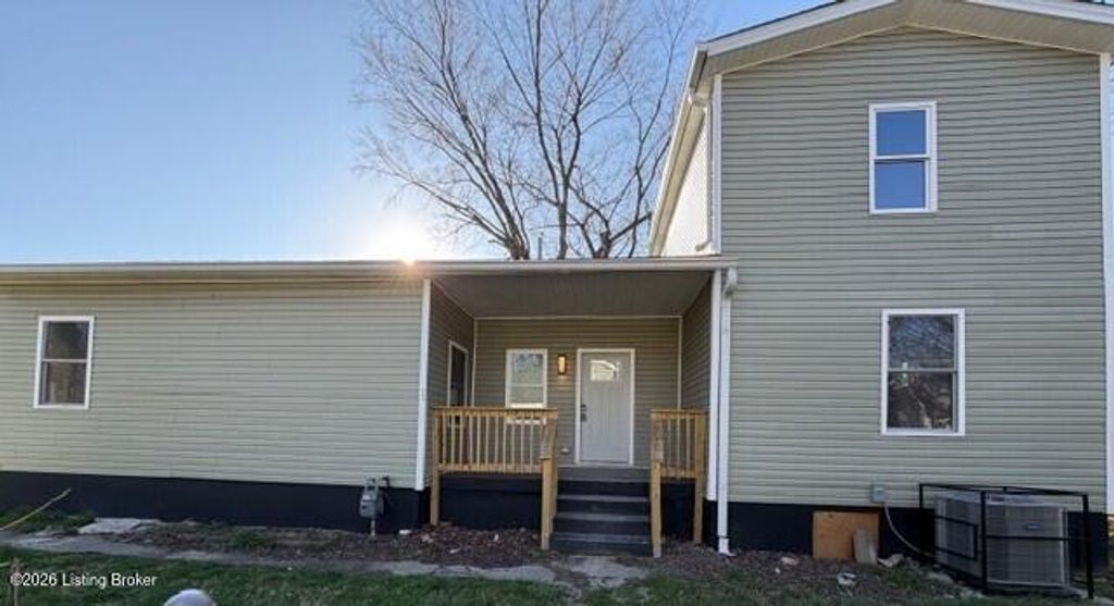 666 Curry Ct, Louisville, KY 40211