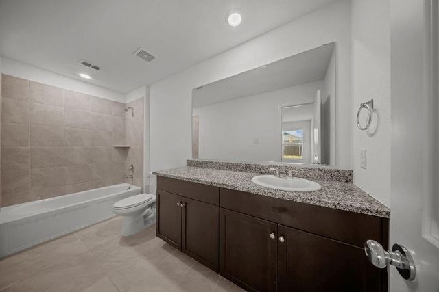 2402 Mobile Drive, Ennis, TX 75119