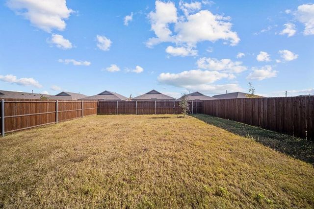 2402 Mobile Drive, Ennis, TX 75119