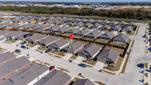 2402 Mobile Drive, Ennis, TX 75119