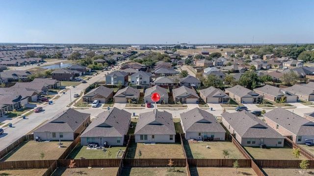 2402 Mobile Drive, Ennis, TX 75119