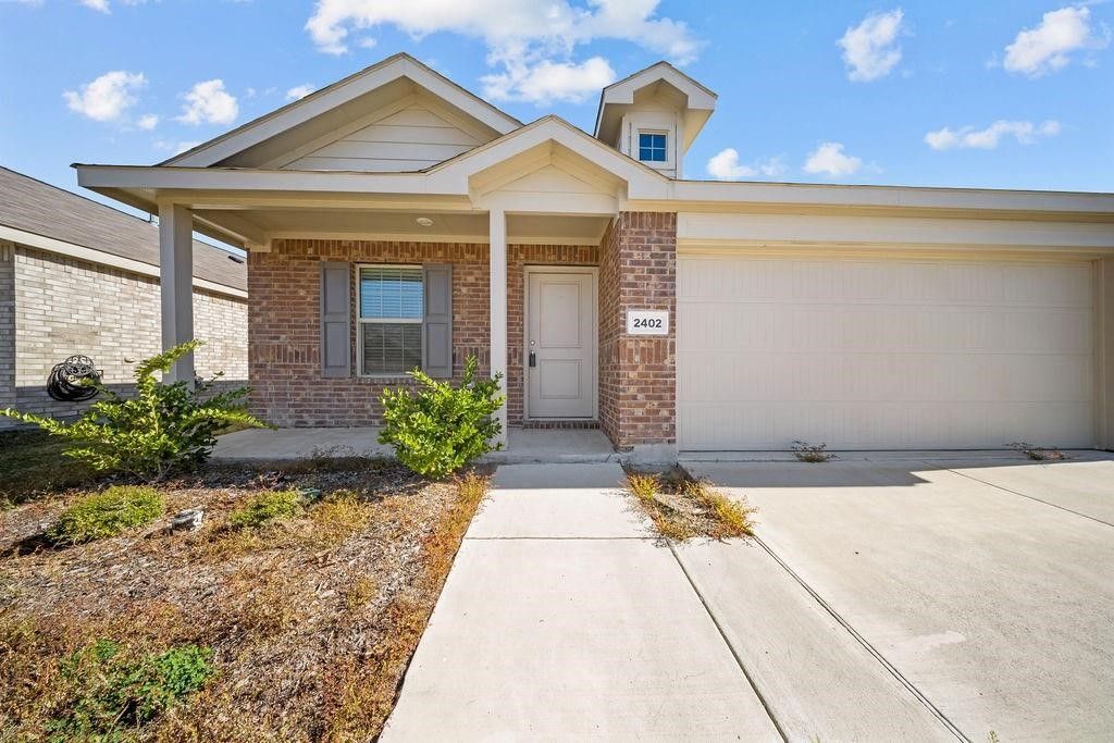 2402 Mobile Drive, Ennis, TX 75119