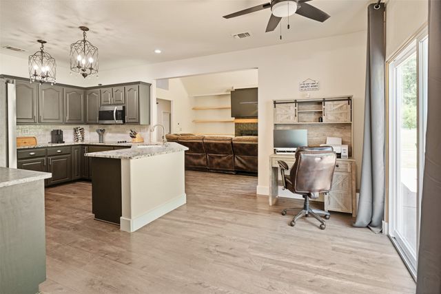 109 Enchanted Drive, Enchanted Oaks, TX 75156