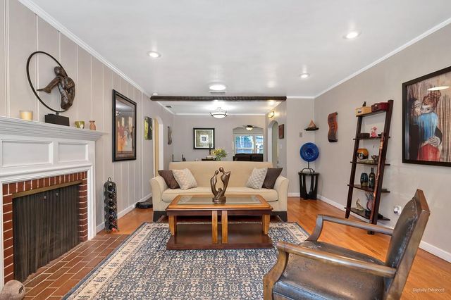 630 51st St, Sacramento, CA 95819