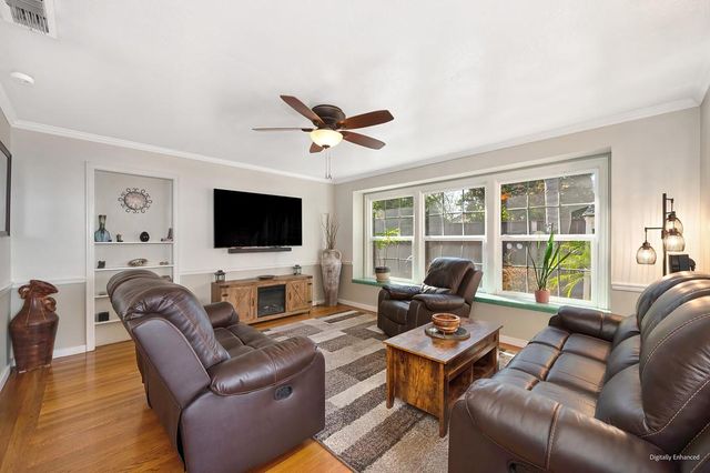 630 51st St, Sacramento, CA 95819