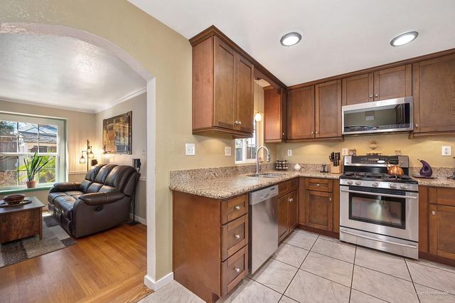 630 51st St, Sacramento, CA 95819