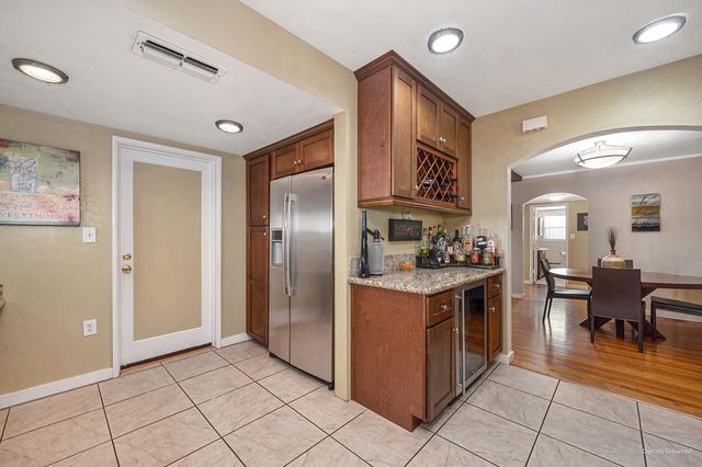 630 51st St, Sacramento, CA 95819