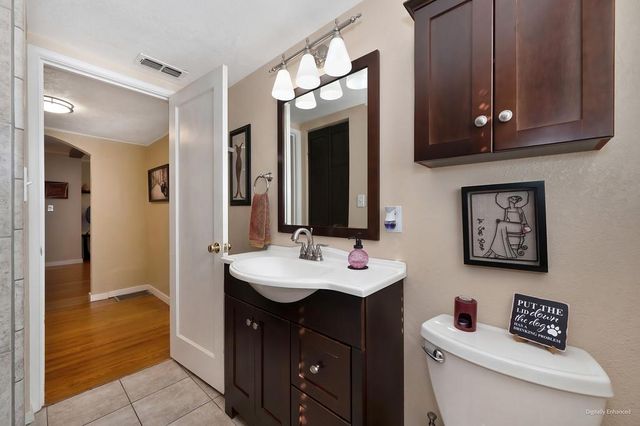 630 51st St, Sacramento, CA 95819