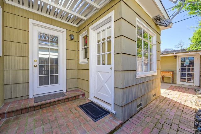 630 51st St, Sacramento, CA 95819