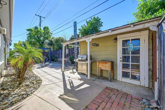 630 51st St, Sacramento, CA 95819