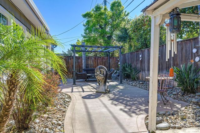 630 51st St, Sacramento, CA 95819