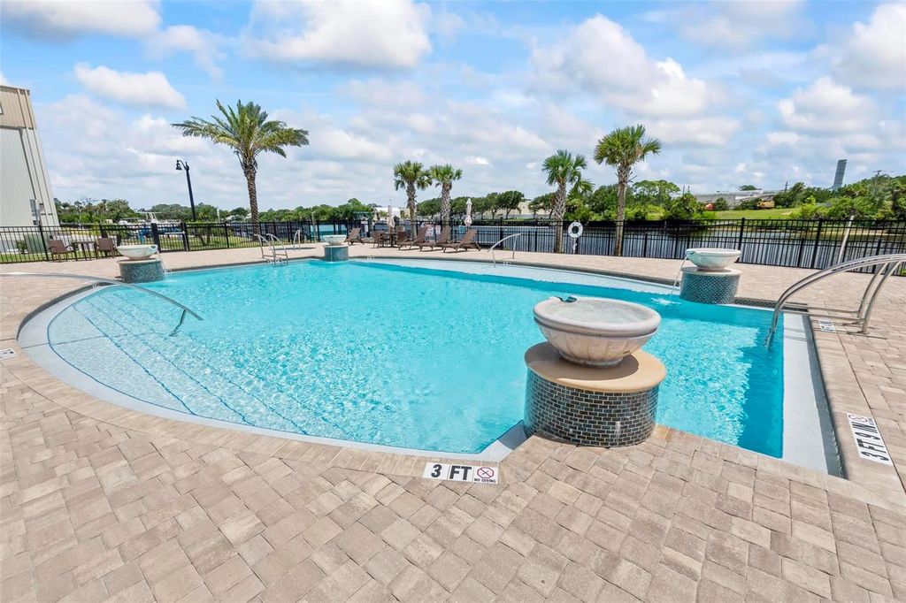 Image 9 of property listing at 6 DEL PALMA DRIVE, Palm Coast, FL 32137