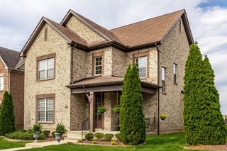 1084 N McMahan Dr, Gallatin, TN 37066