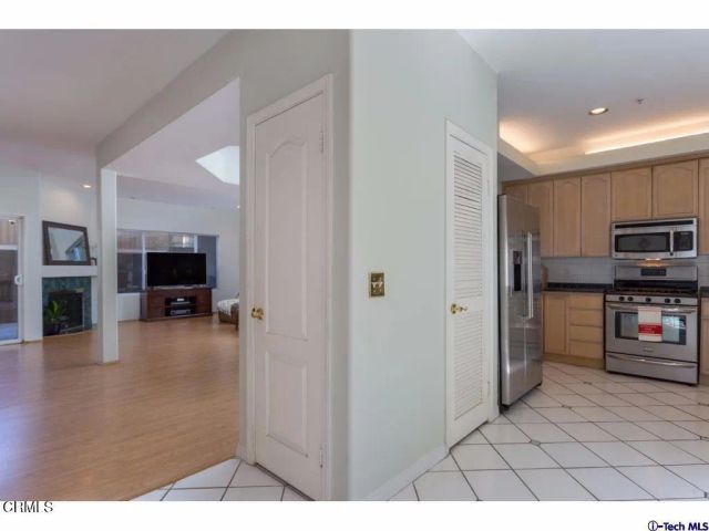 2469 Montrose Avenue E, Montrose, CA 91020