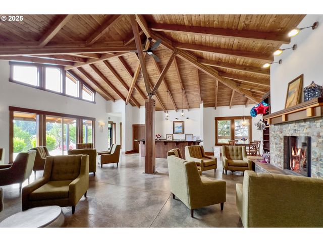 4161 Se INLET Ave, Lincoln City, OR 97367