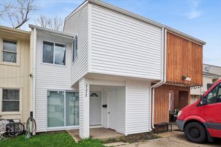 2151 Morningside Lane C, Carpentersville, IL 60110