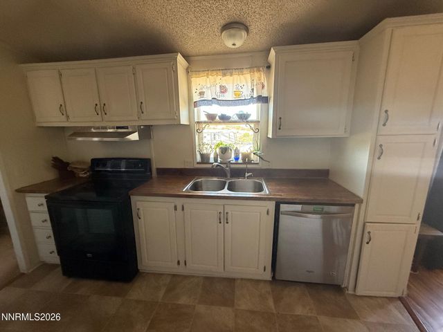 5950 Jewell Drive, Fallon, NV 89406