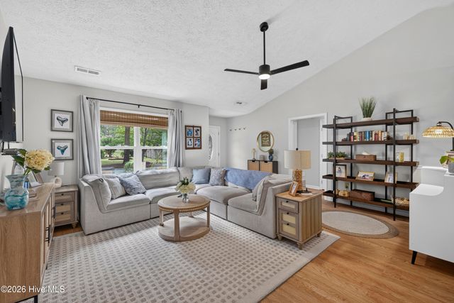 418 Dogwood Lane, Wilmington, NC 28409