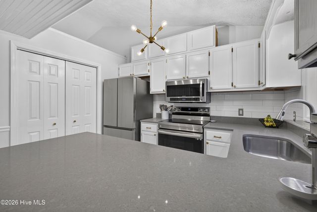 418 Dogwood Lane, Wilmington, NC 28409