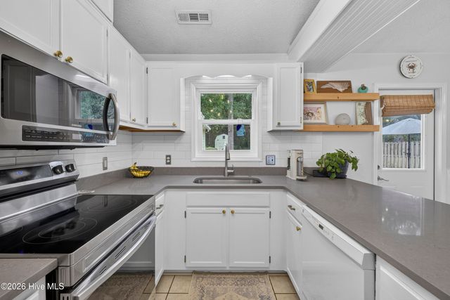 418 Dogwood Lane, Wilmington, NC 28409