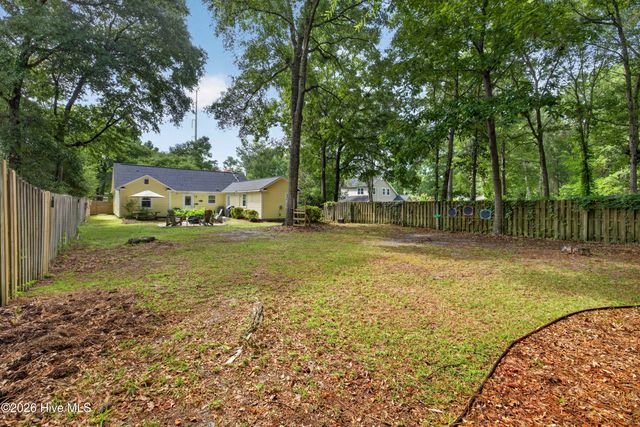 418 Dogwood Lane, Wilmington, NC 28409