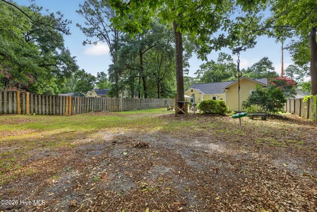 418 Dogwood Lane, Wilmington, NC 28409
