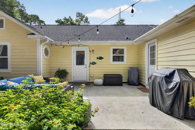 418 Dogwood Lane, Wilmington, NC 28409
