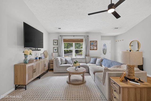 418 Dogwood Lane, Wilmington, NC 28409