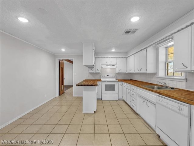 21703 Smokey Lane, Howe, OK 74940