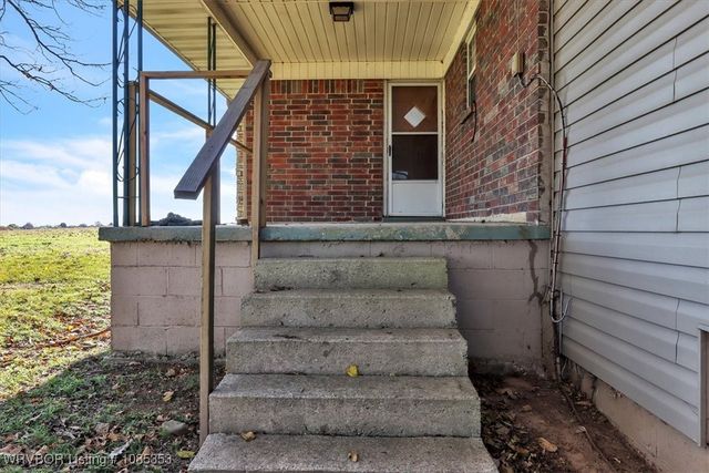 21703 Smokey Lane, Howe, OK 74940