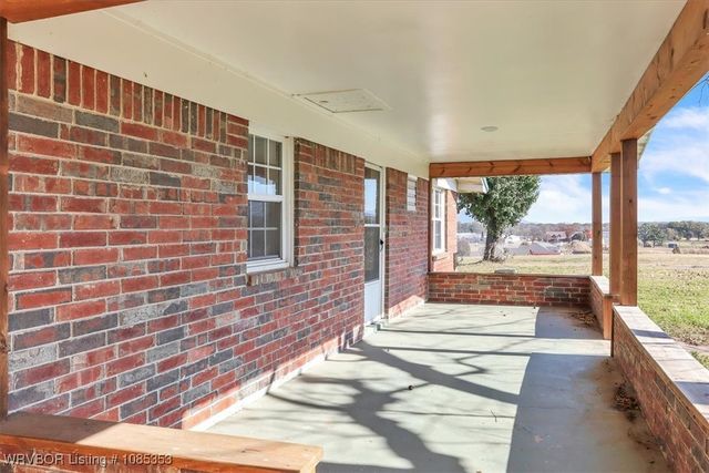 21703 Smokey Lane, Howe, OK 74940