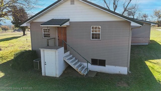 21703 Smokey Lane, Howe, OK 74940