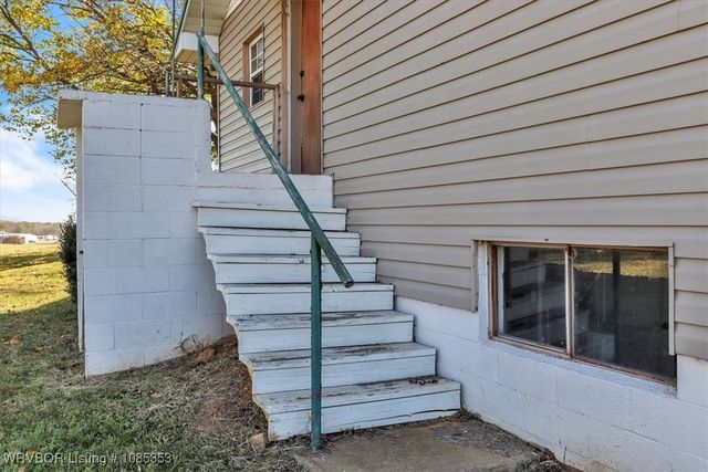 21703 Smokey Lane, Howe, OK 74940