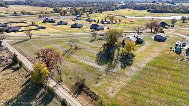21703 Smokey Lane, Howe, OK 74940