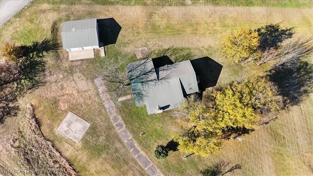 21703 Smokey Lane, Howe, OK 74940